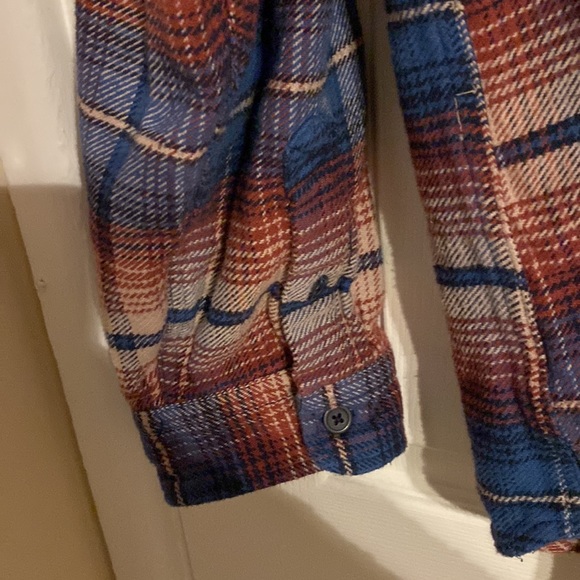 Free Assembly Shacket - Picture 6 of 7